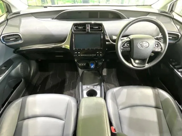 Toyota Prius 2020 photo 2