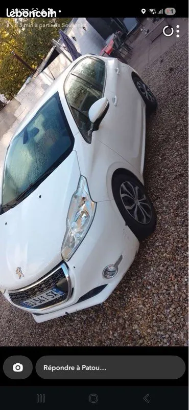 Peugeot 208 2014 photo 3