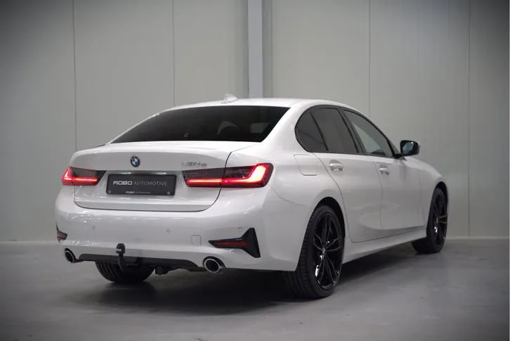 BMW 3Series 2019 photo 2