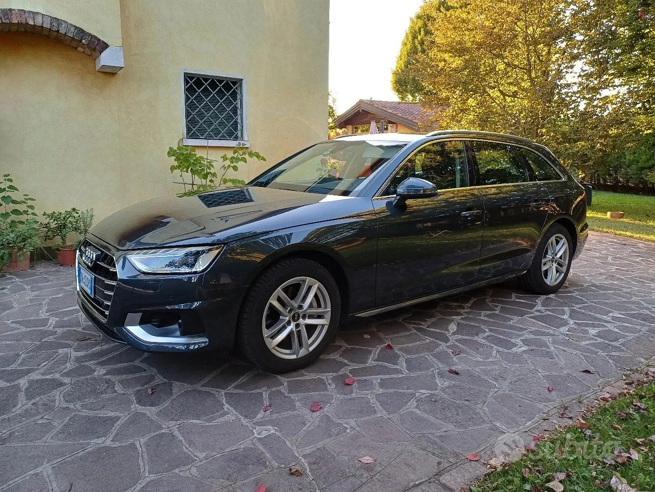 Audi A4 Avant 2022 photo 2