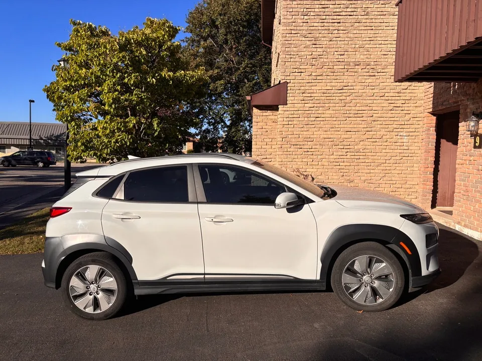 Hyundai Kona Electric 2021 photo 3