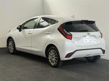 Toyota Aqua 2022 photo 5