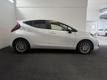 Toyota Aqua 2022 photo 4