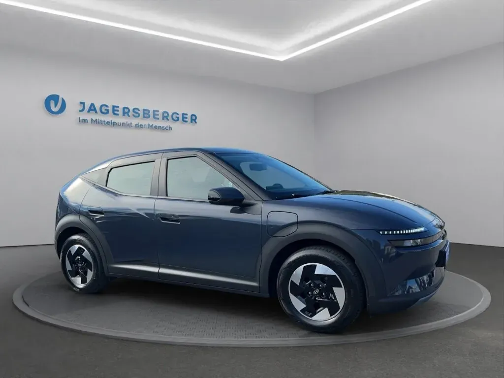 Hyundai Ioniq 3 photo 3