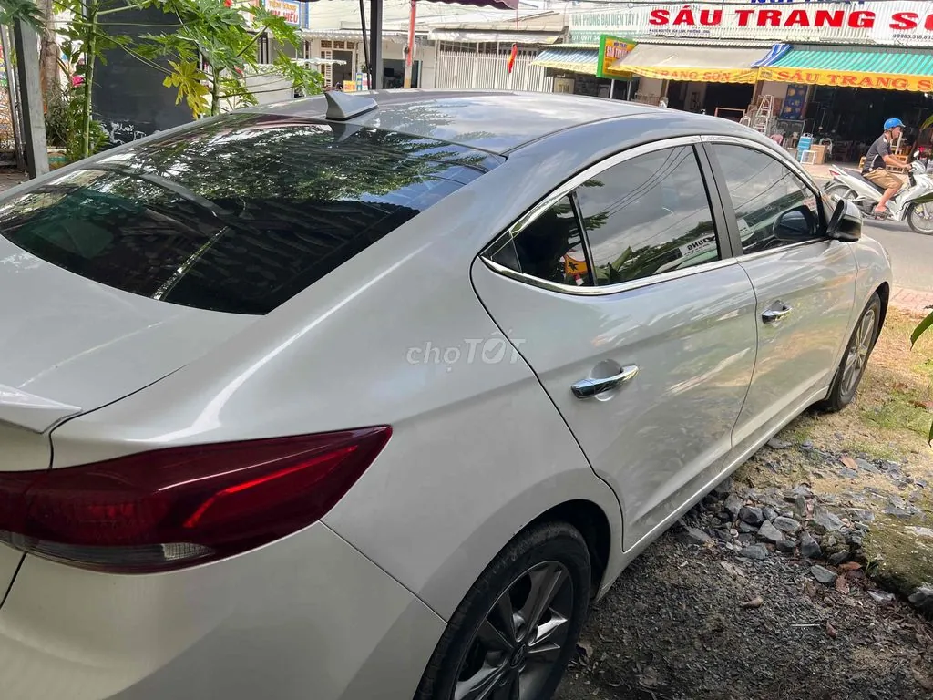 Hyundai Elantra 2017 photo 3