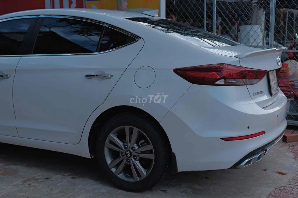 Hyundai Elantra 2017 photo 4
