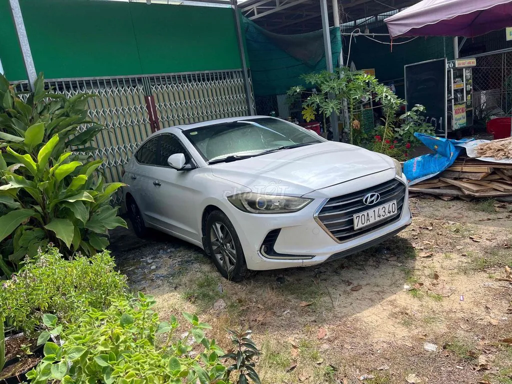 Hyundai Elantra 2017 photo 2