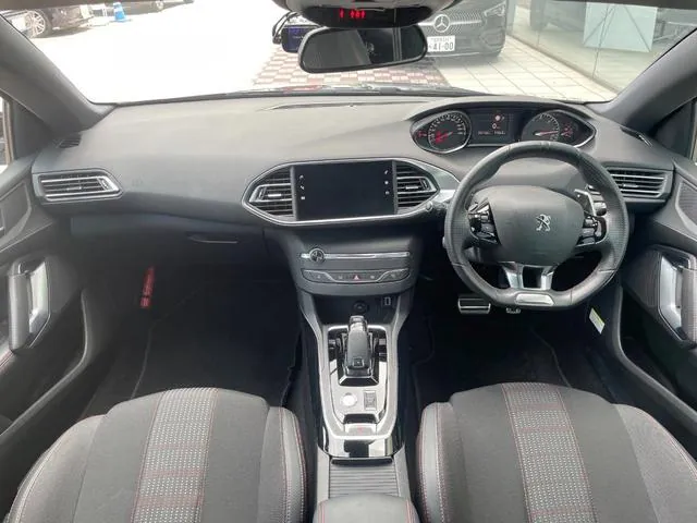 Peugeot 308 2020 photo 2