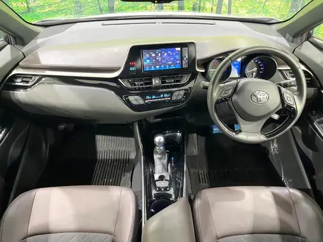 Toyota C-Hr 2017 photo 2