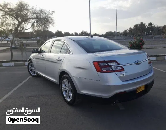 Ford Taurus 2017 photo 5