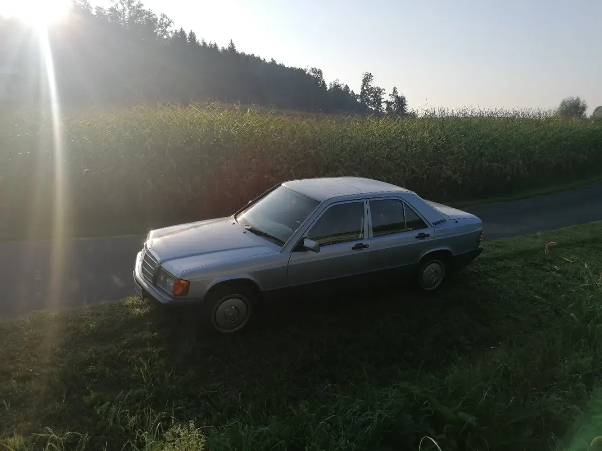 Mercedes-Benz 190
