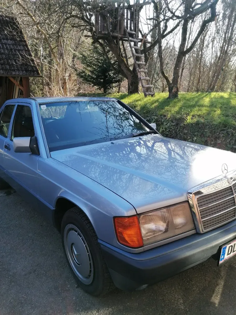 Mercedes-Benz 190 1992 photo 2