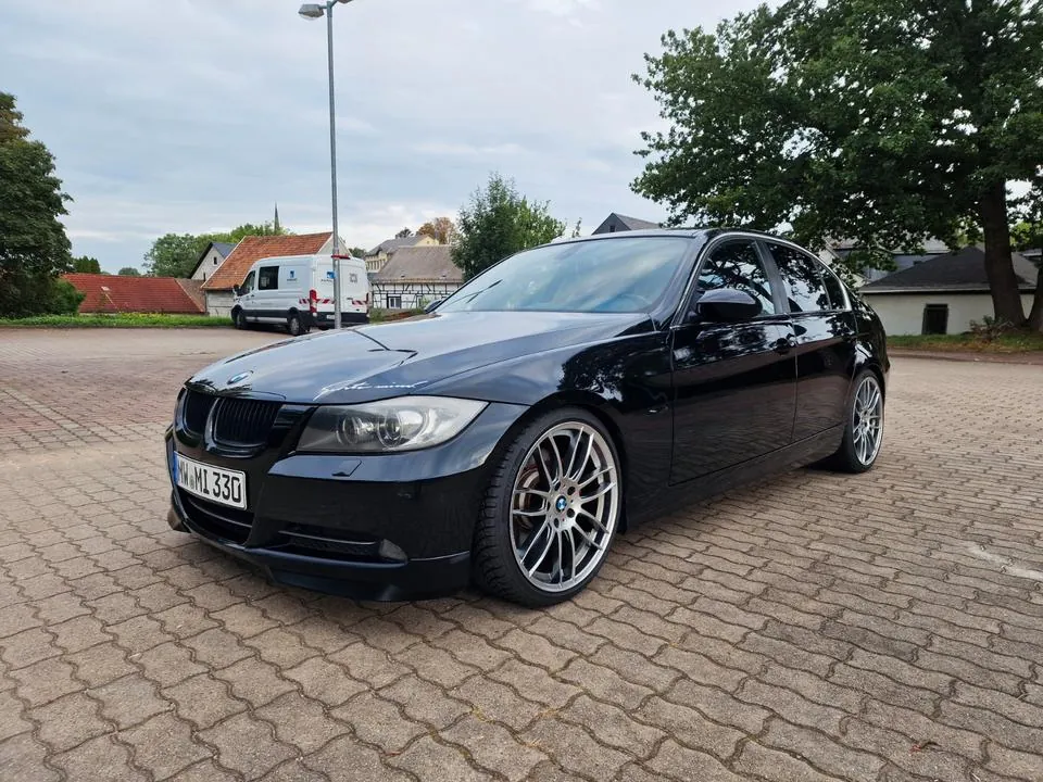 BMW 330I