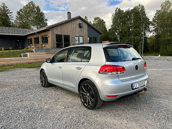 Volkswagen Golf 2010 photo 3