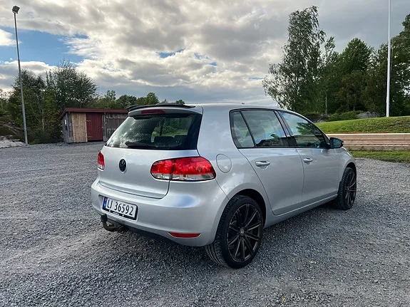 Volkswagen Golf 2010 photo 5