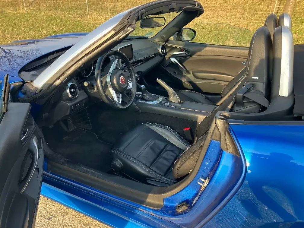 Fiat 124 Spider 2016 photo 3