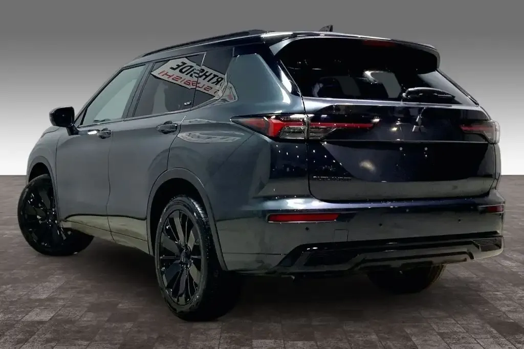 Mitsubishi Outlander 2026 photo 3