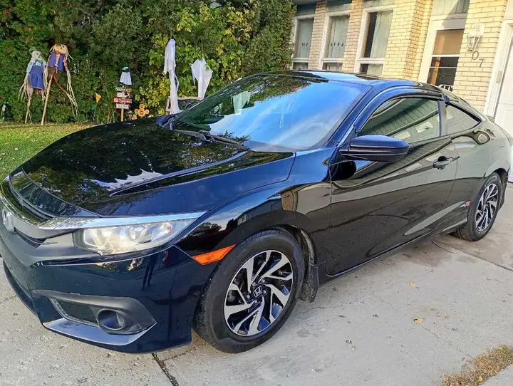 Honda Civic 2018 photo 2