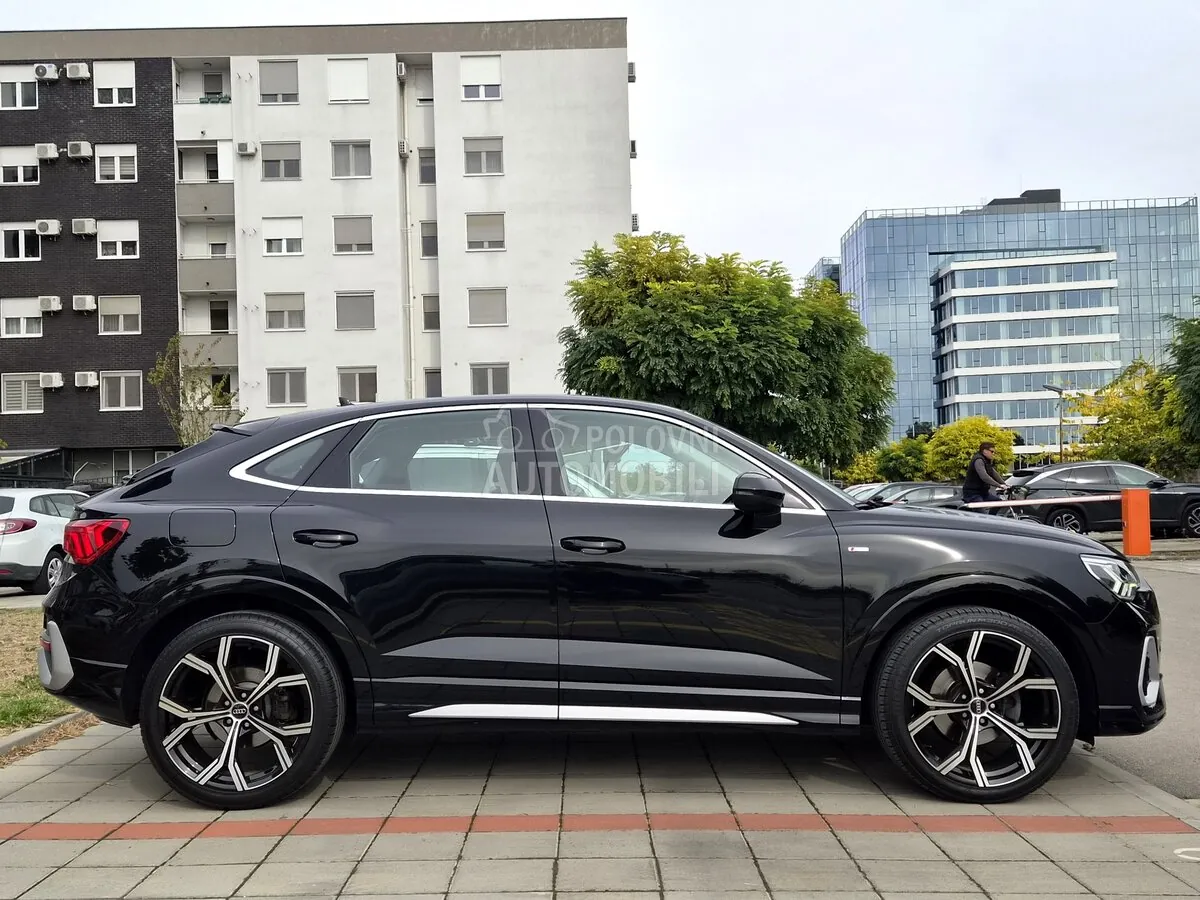 Audi Q3 2021 photo 4