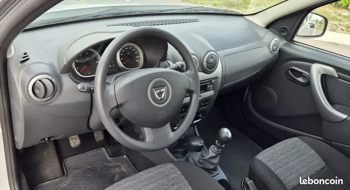 Dacia Duster 2013 photo 5