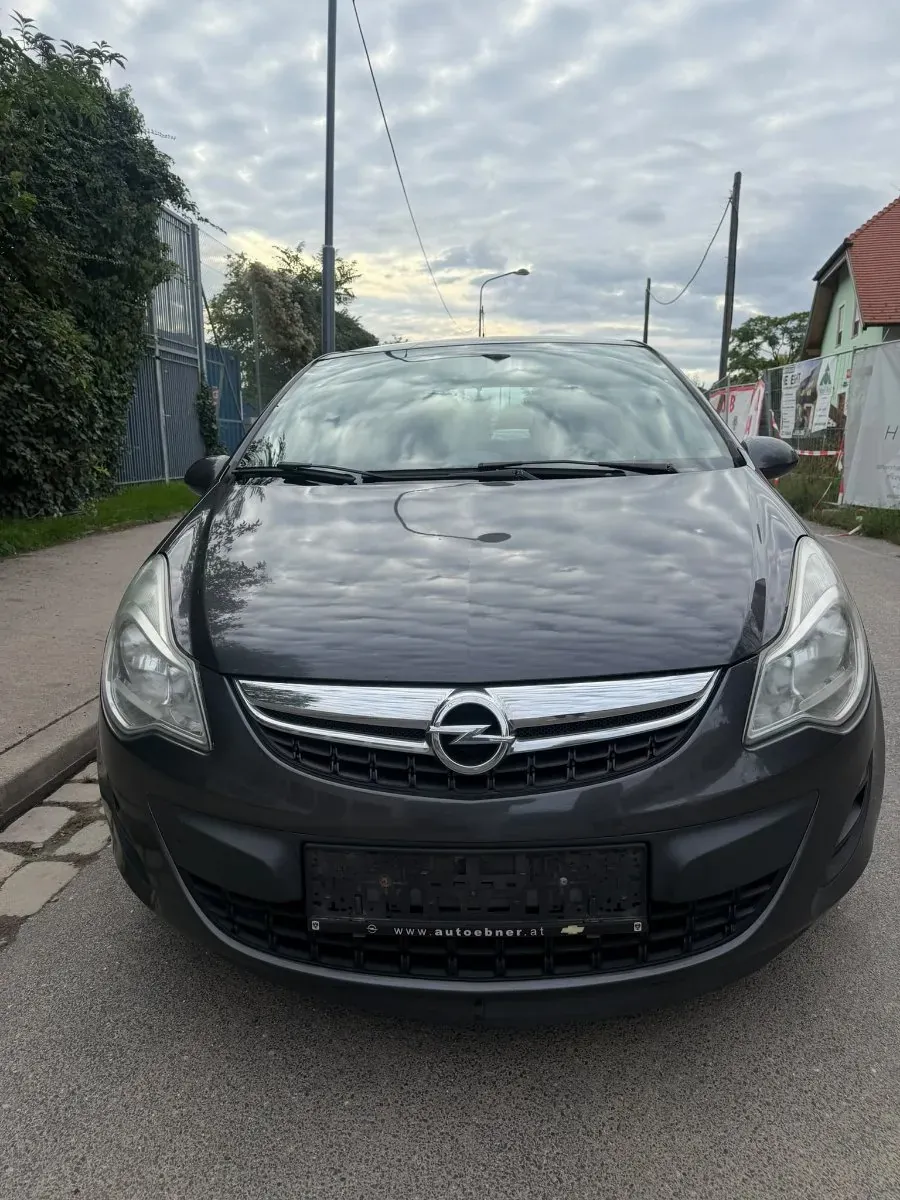 Opel Corsa 2012 photo 2