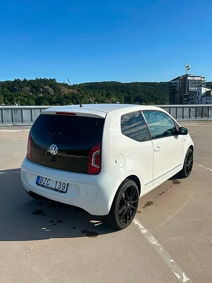 Volkswagen Up 2012 photo 4