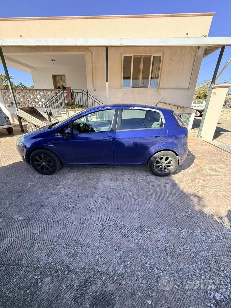 Fiat Grande Punto 2007 photo 2