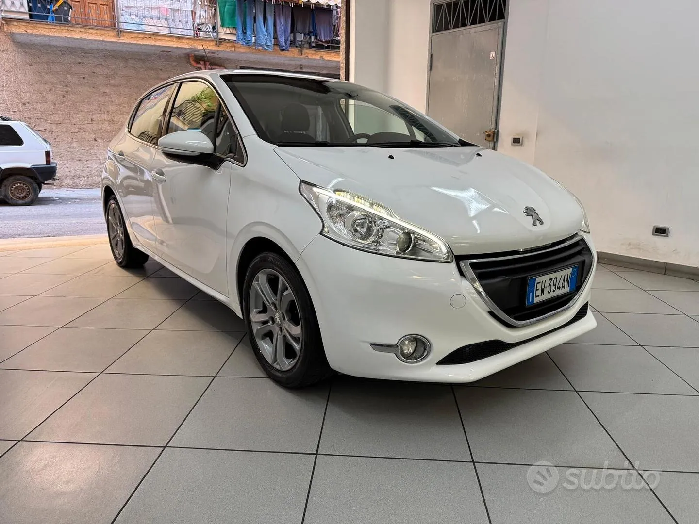 Peugeot 208 2014 photo 3
