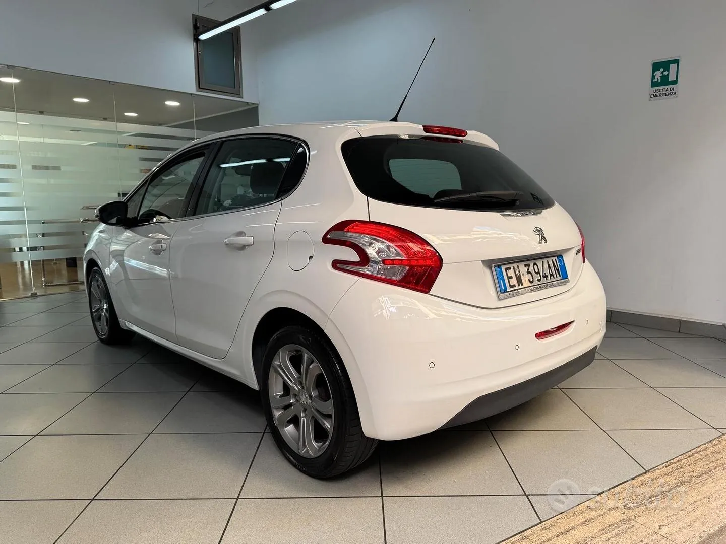 Peugeot 208 2014 photo 4