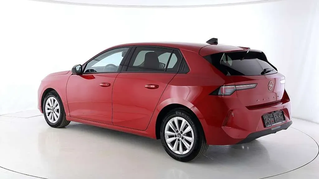 Opel Astra 2023 photo 3