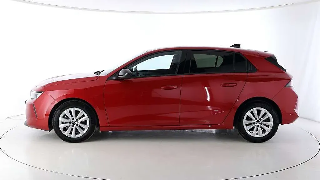 Opel Astra 2023 photo 2