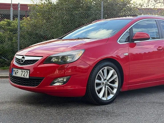 Opel Astra 2012 photo 4