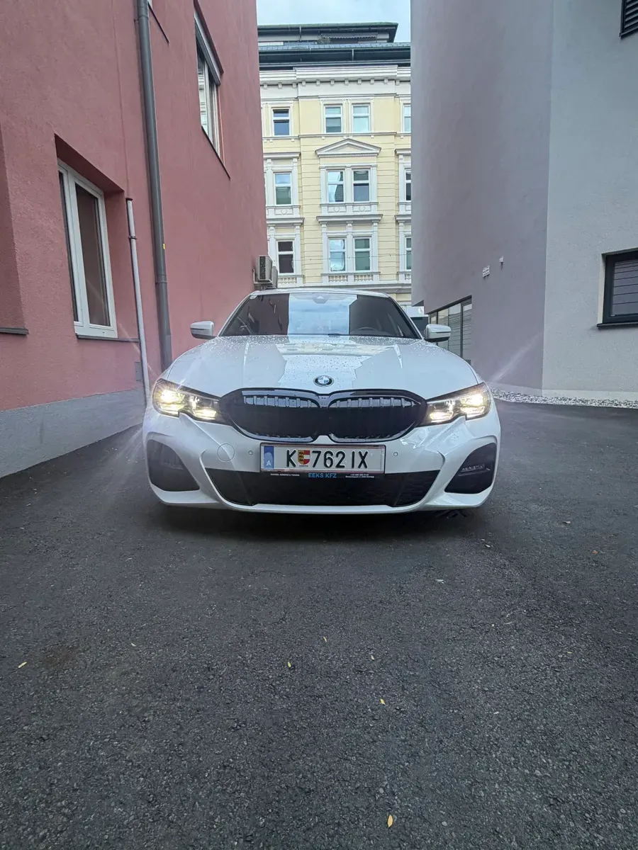 BMW 3 Series 2021 photo 3