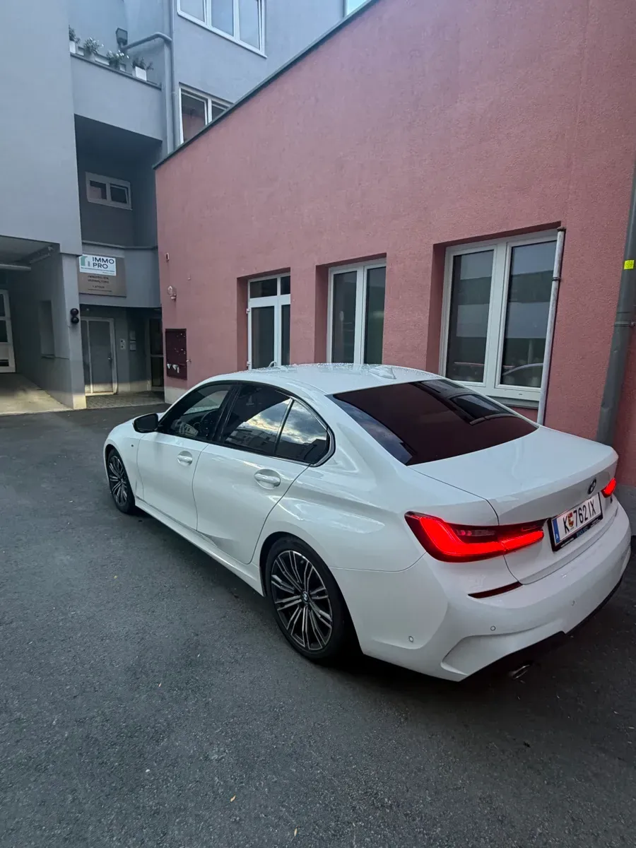 BMW 3 Series 2021 photo 2