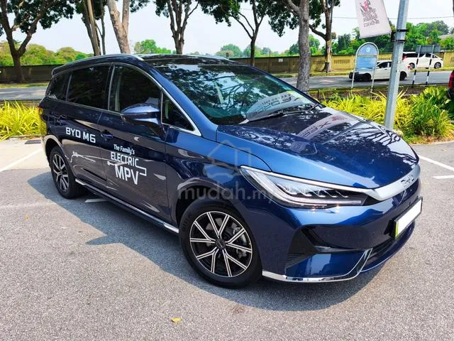 BYD M6