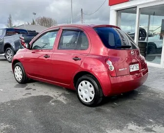 Nissan March 2005 photo 3