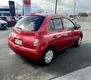 Nissan March 2005 photo 4
