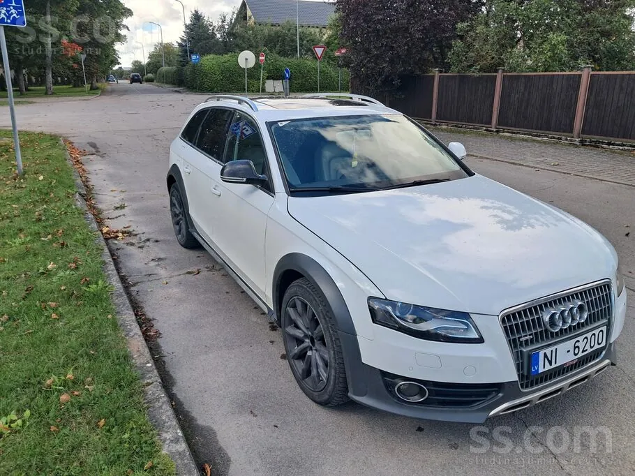 Audi A4 2010 photo 2