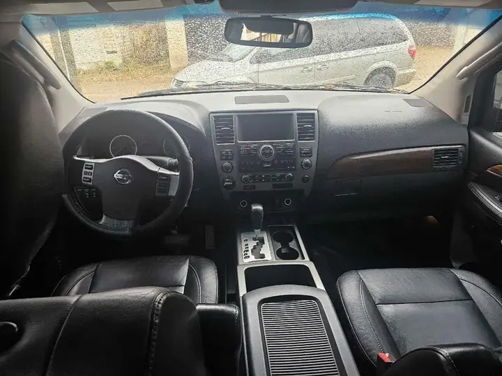 Nissan Armada 2011 photo 4