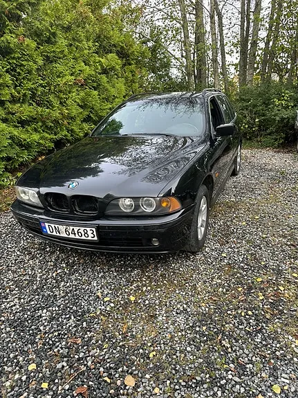 BMW 520I