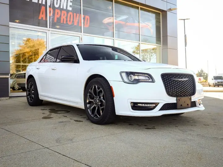 Chrysler 300 2017 photo 2