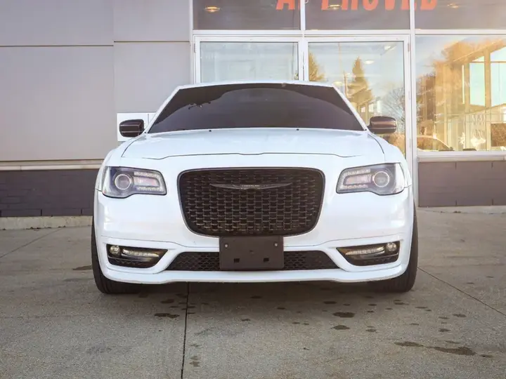 Chrysler 300 2017 photo 3