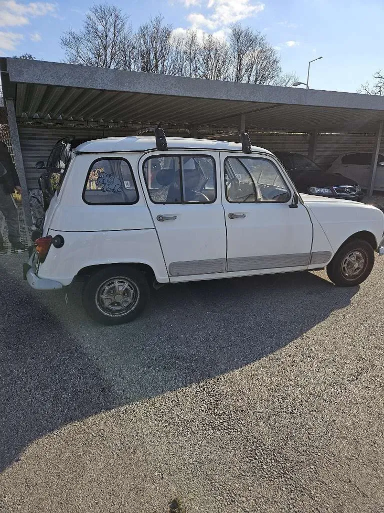 Renault R4 1987 photo 2
