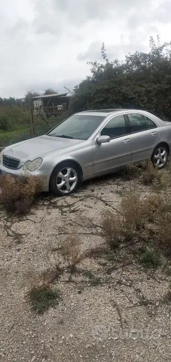 Mercedes-Benz 220