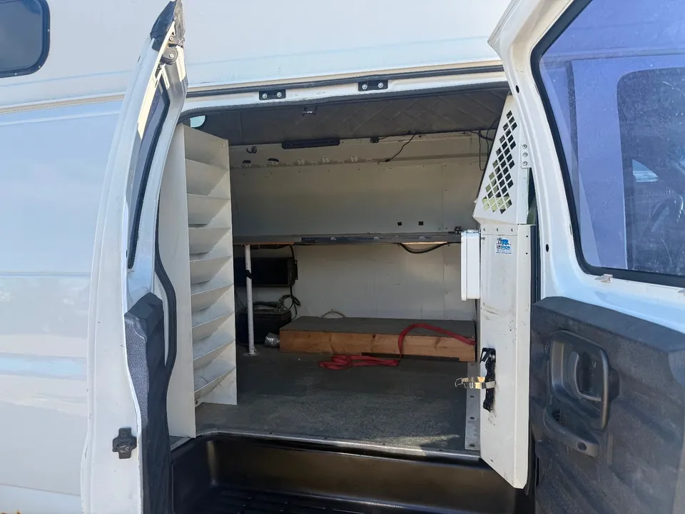 Chevrolet Express 1999 photo 3