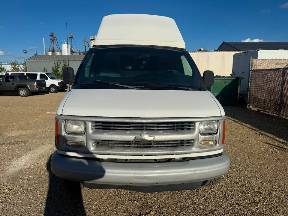 Chevrolet Express 1999 photo 2