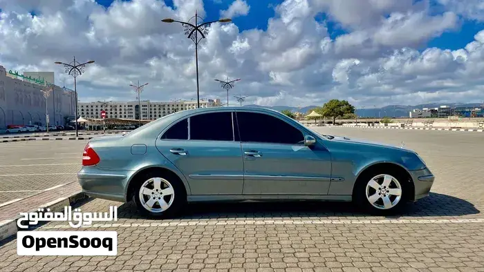 Mercedes-Benz E-Class 2005 photo 4