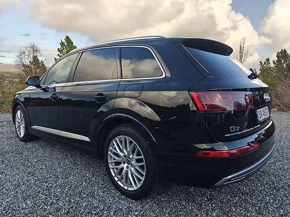 Audi Q7 2018 photo 5