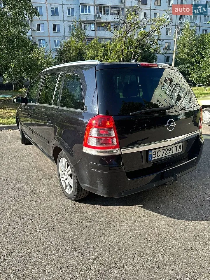 Opel Zafira 2009 photo 4