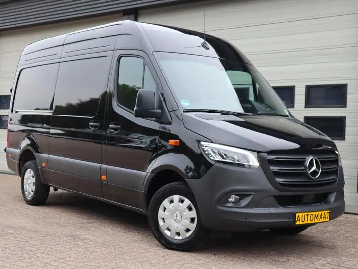 Mercedes-Benz Sprinter 2024 photo 2